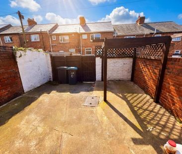 2 bedroom terraced house to rent - Photo 3