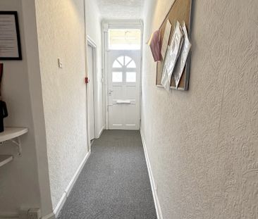 5 Bedroom Mid Terraced House - Photo 5