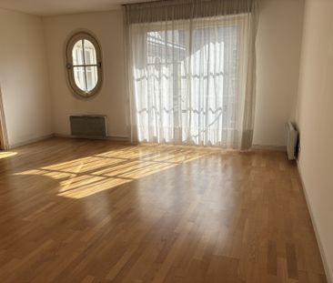 Location Appartement 2 pièces 47m² LILLE 59000 - Photo 2