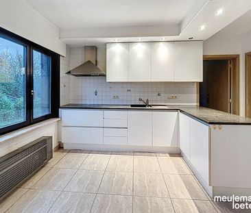 Rustig gelegen woning met garage - Foto 2