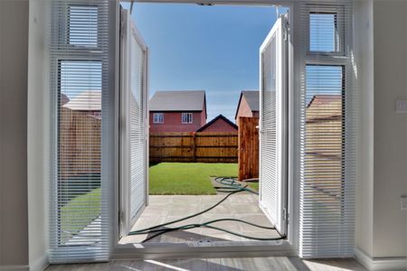 Cartwright Road, Pirton Fields, Churchdown - Photo 2