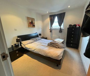 Flat to rent on - Photo 2