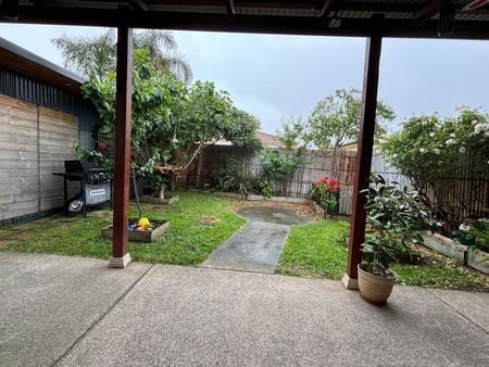 14 Honeysuckle Court, Meadow Heights - Photo 3