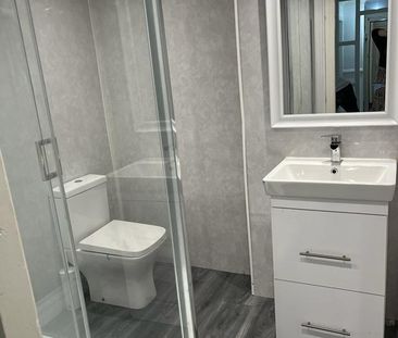 1 Bed Flat, Heath View, M7 - Photo 3