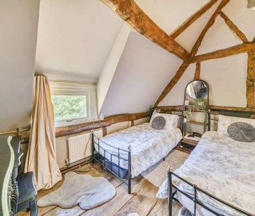 Swan Lane, Stoke Orchard, Cheltenham, Gloucestershire, GL52 - Photo 4