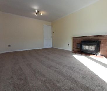 2 bedroom detached bungalow to rent - Photo 3