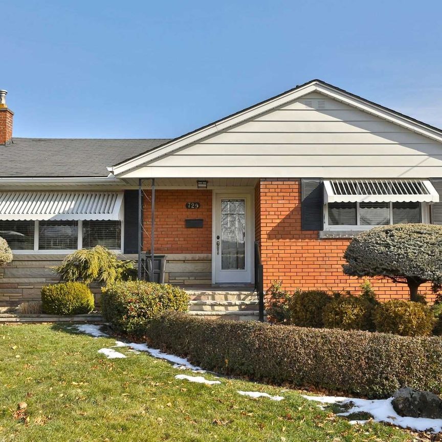 For Lease - 729 Parker Crescent, Burlington, Ontario - Photo 1