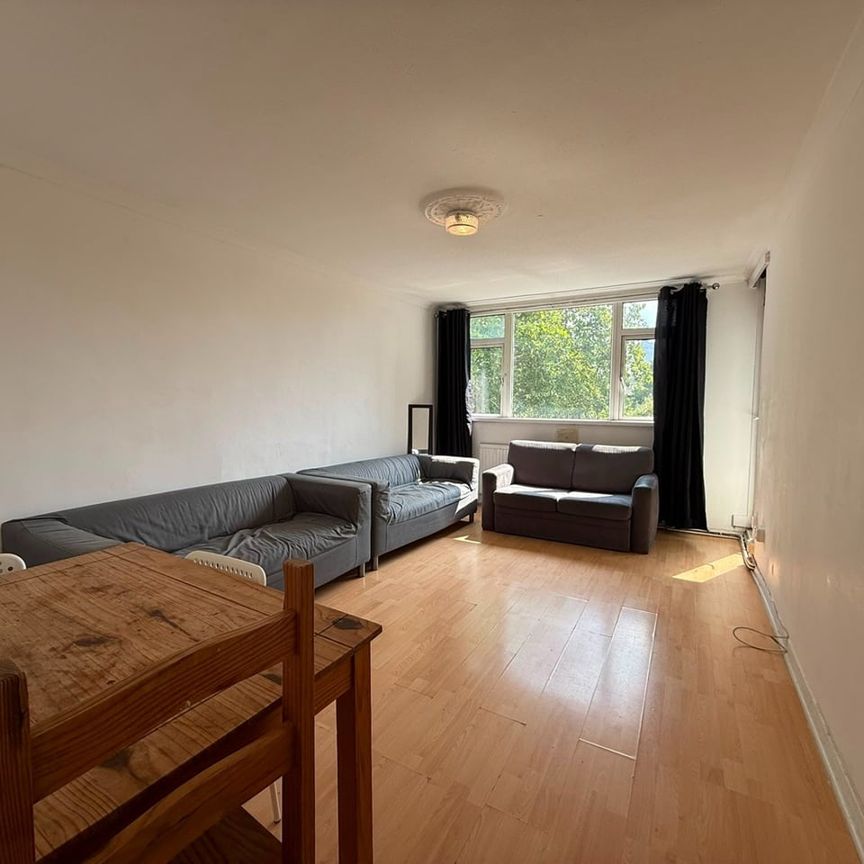 3 Bed Flat, President House, EC1V - Photo 1