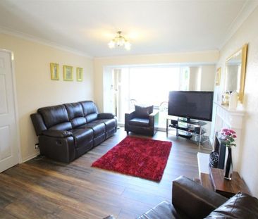 3 Bedroom House - Semi-Detached - Photo 2