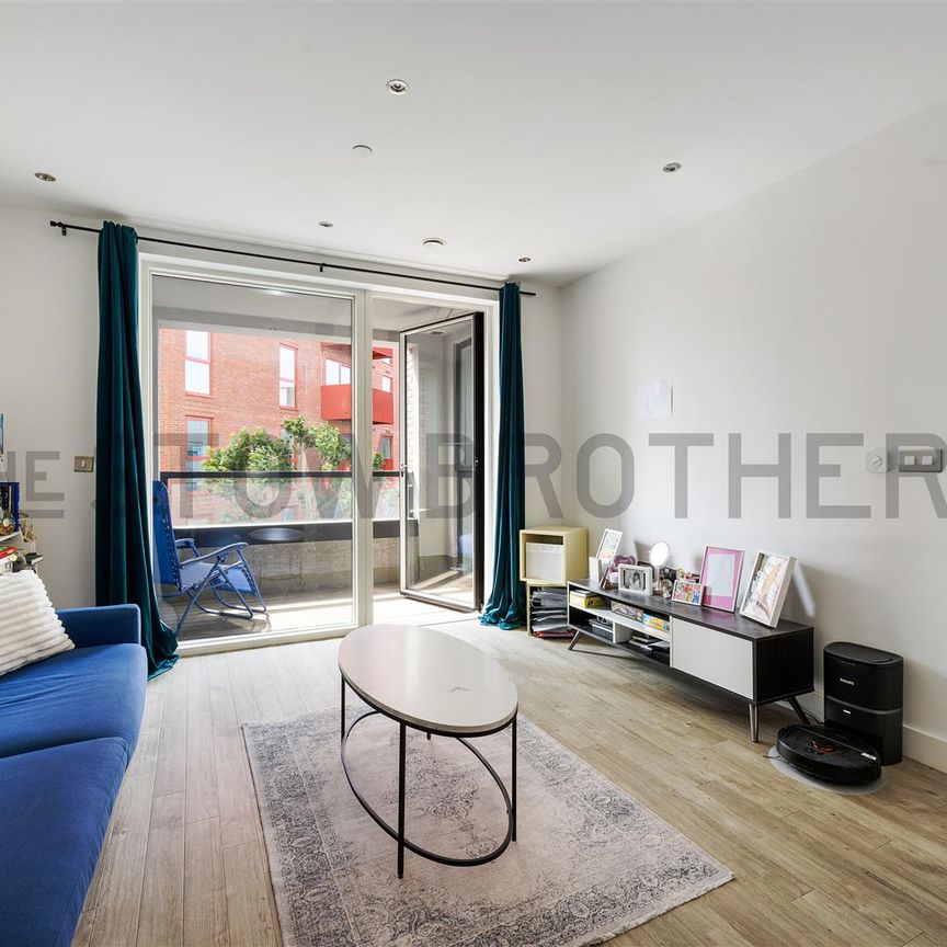 7 Wyke Road , E3 2ZQ - Photo 1