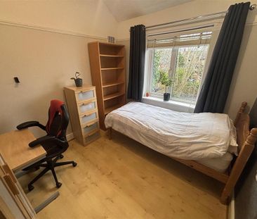 3 bedroom semi-detached house to rent - Photo 5