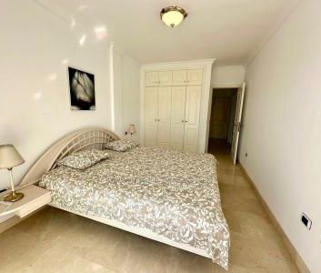 Splendid exclusive apartment with West side terrace and garage! - Photo 1