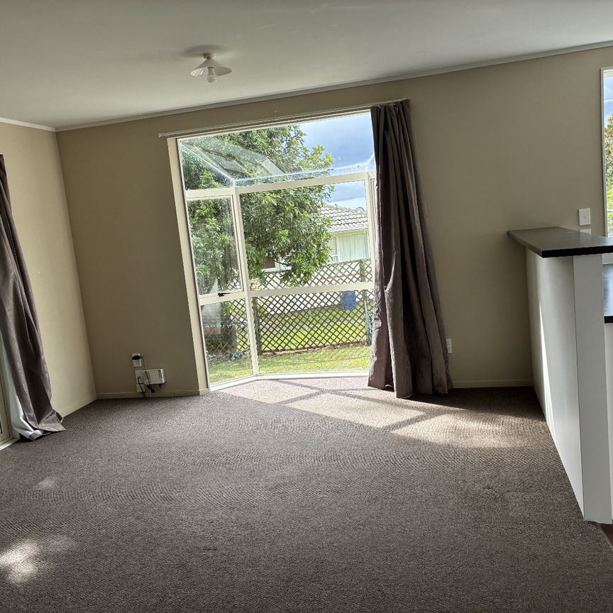 Tidy Family house at Kelston - Photo 1