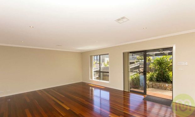 Beautifully Appointed Townhouse - Photo 1