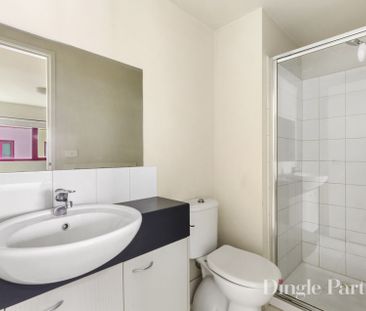 FURNISHED APARTMENT IN PRIME CARLTON POCKET - Photo 5