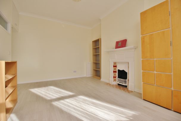 Studio for rent - Photo 1