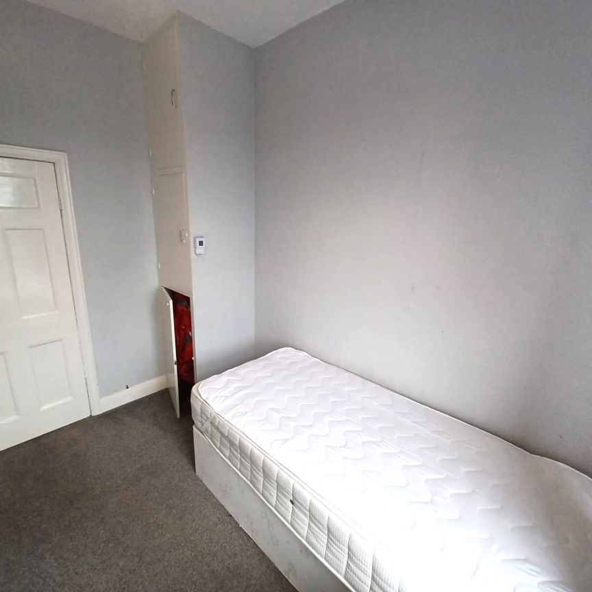 3 bedroom apartment to rent - Photo 1