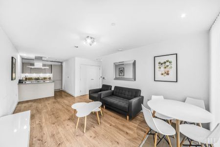 Stratosphere Tower, Stratford E15 - Photo 2