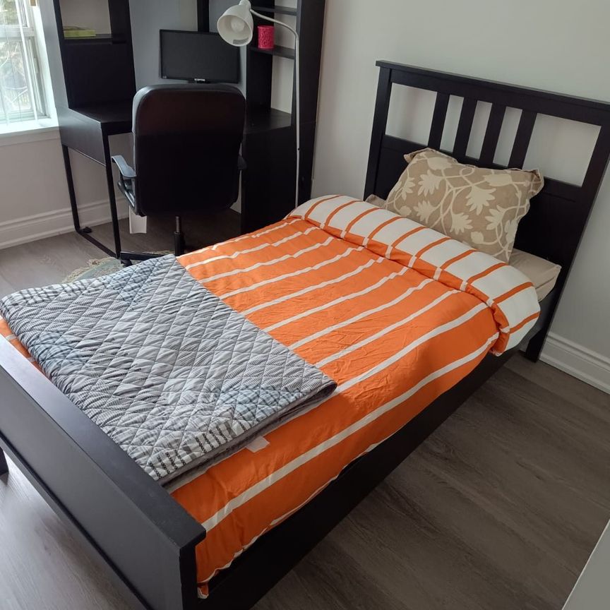 For Lease - 18 Hillcrest Avenue Unit# 310, Toronto, Ontario - Photo 1