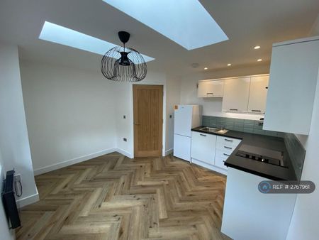 1 bedroom flat to rent - Photo 5