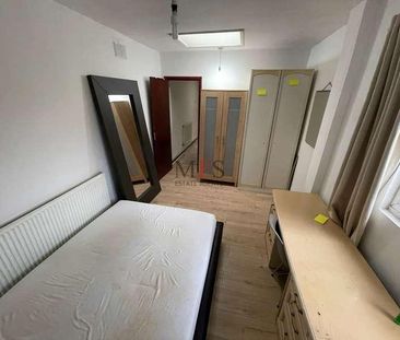 The Glen, Southall, UB2 - Photo 6