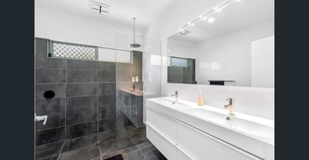 5 Month Lease | Executive Fully Furnished Home Backing Onto Rainforest - Photo 5