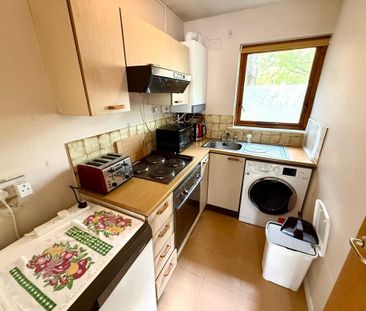Studio to rent - Photo 3