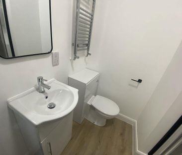 1 bedroom in a house share to rent - Photo 6