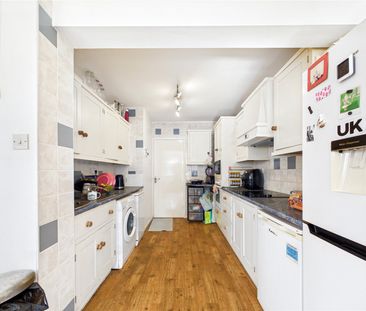 Woodlands, Chelmondiston, Ipswich, IP9 1DU - Photo 2