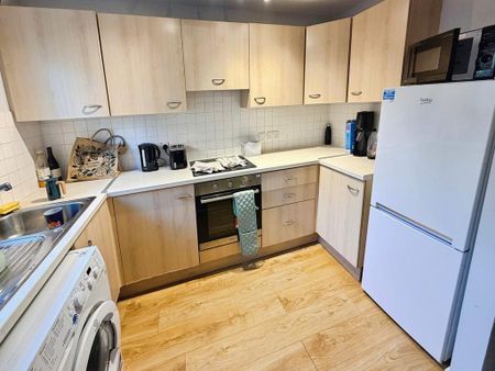 2 bedroom apartment to rent - Photo 3