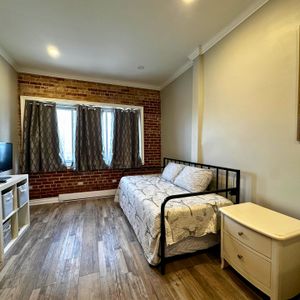 2104 Av. Prud'homme, Montréal (Côte-des-Neiges, QC H4A - Photo 2