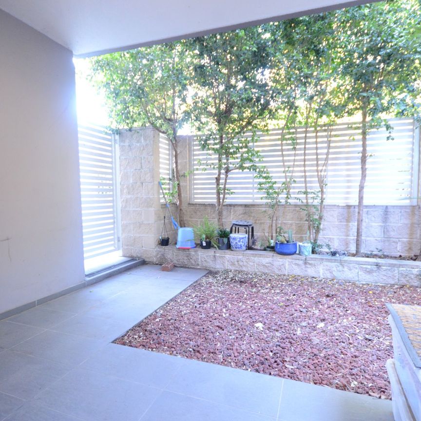 2 Bedroom Garden Apartment&excl; - Photo 1