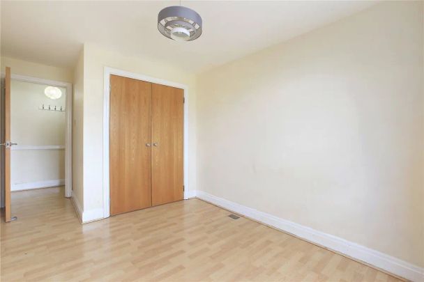 1 bedroom flat in Smugglers Way - Photo 1