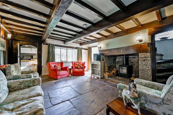 SHORT LET - 5 bedroom stone cottage on the edge of the Black Mountains - Photo 1