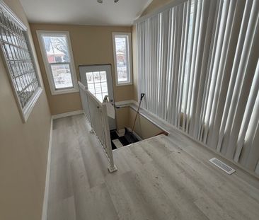 For Lease - 698 Sheppard Avenue, Toronto, Ontario - Photo 3