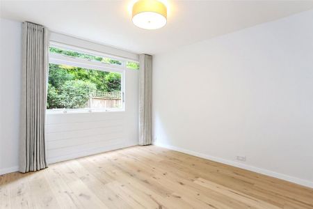 4 bedroom semi-detached house to rent - Photo 4