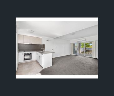 TWO BEDROOM APARTMENT WITHIN WALKING DISTANCE TO LOCAL AMENITY! - Photo 6