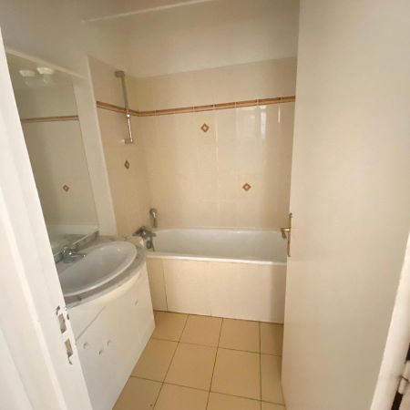 Location Appartement 2 pièces 52m² BORDEAUX 33000 - Photo 4