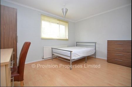 2 Bedroom Rentals in Leeds - Photo 3