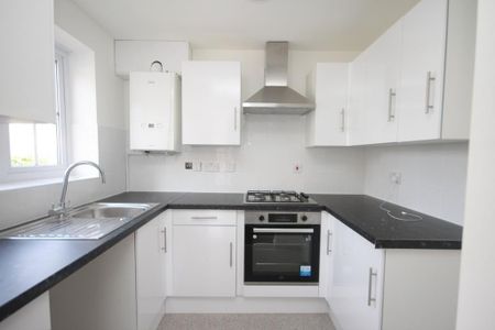 2 bedroom semi-detached house to rent - Photo 4