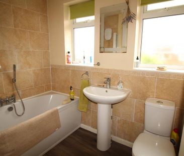 3 bedroom terraced house to rent - Photo 5