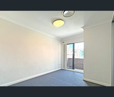 Modern Three-Bedroom Home in Prime Concord Location - Photo 4