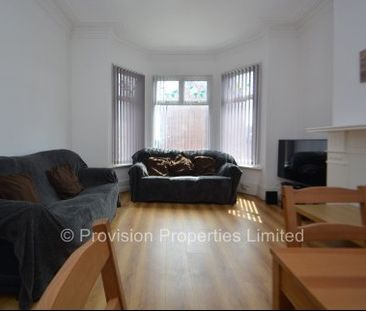 6 Bedroom Houses, Hyde Park, 6 Bed Properties - Photo 1