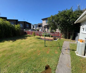 Family Home with large back yard on Mcleod - Photo 5