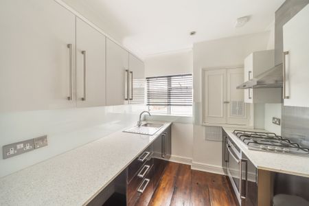 3 Bedroom Flat/Apartment to rent - Photo 4