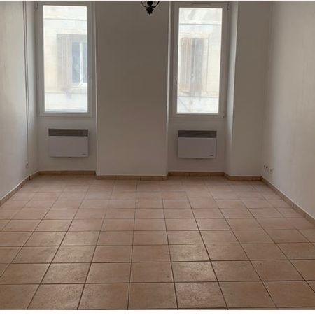 Appartement 2 pièces 33m2 MARSEILLE 3EME 600 euros - Photo 3