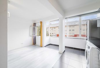 APARTAMENTO T4 EM ALFRAGIDE MOBILADO