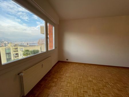 3 LOC. CON VISTA e piccolo TERRAZZO/GIARDINO - Foto 5