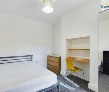 4 bedroom house to rent - Photo 3