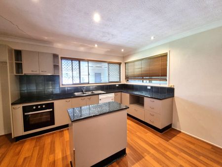 109 Muir Street, Labrador - Photo 3